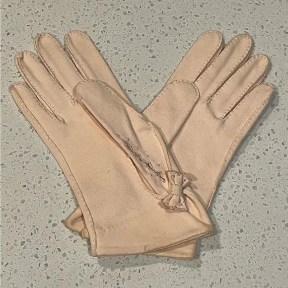 Authentic Vintage 1952 Christian Dior Shalimar Gloves | Pale Pink Leather with B - Picture 8 of 16